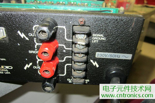 用料很給力！專業(yè)后級(jí)功放美國(guó)高峰FA1201拆解