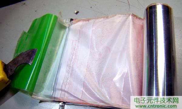 筆記本電池拆解，探秘電池內(nèi)部結(jié)構(gòu)