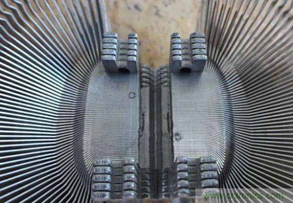 變廢為寶！風(fēng)扇散熱器變身山寨LED燈