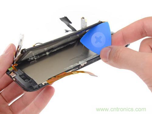 牛人強(qiáng)拆！新HTC One(M8)真機(jī)精密做工難修理