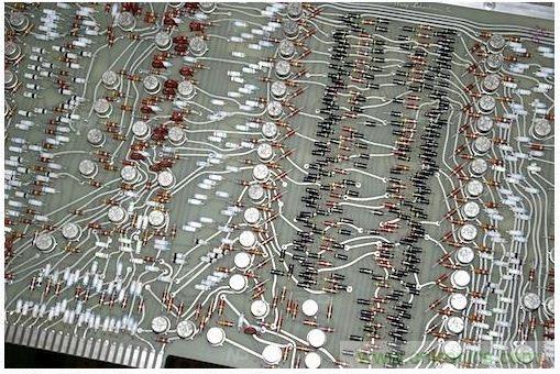 拆解也懷舊，讓人驚嘆的古董級可編程科學(xué)計(jì)算器 from 1966