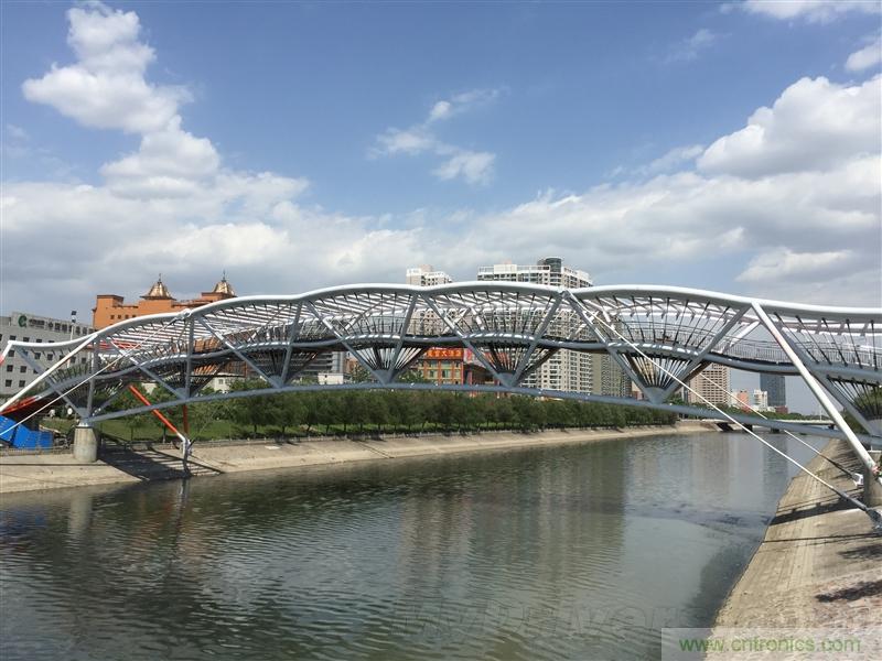 無邊框的 nubia Z9 ，一款既有驚喜，又有驚艷的智能手機