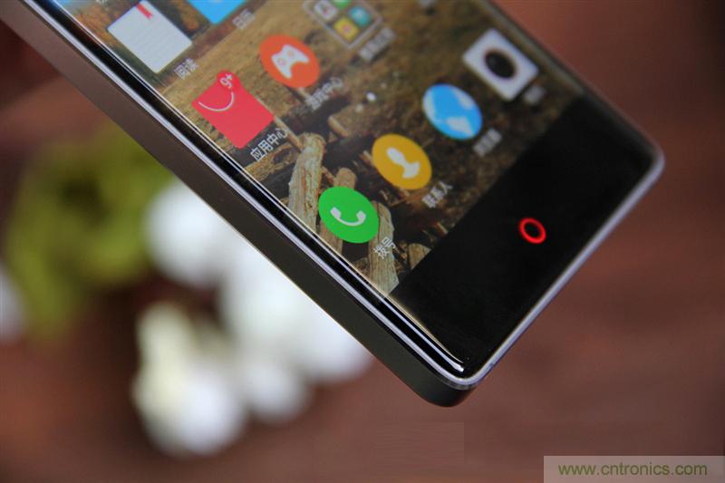 無邊框的 nubia Z9 ，一款既有驚喜，又有驚艷的智能手機