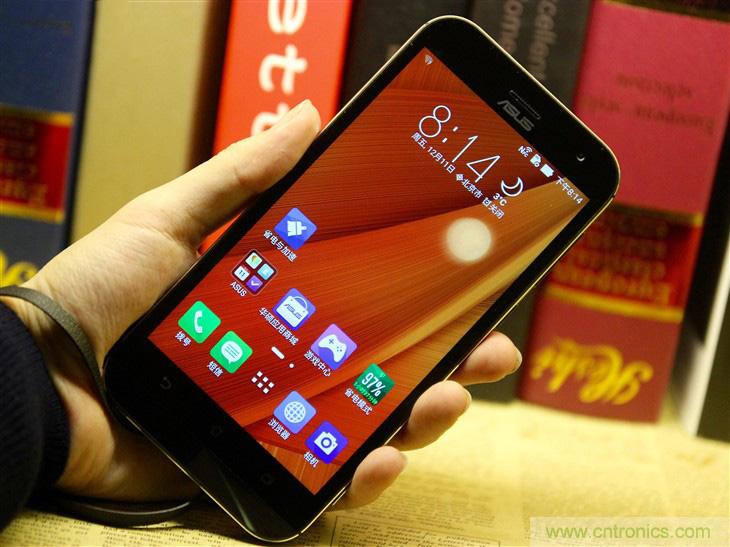 能媲美微單的 Zenfone Zoom測評(píng)：請(qǐng)叫我&ldquo;奧利奧&rdquo;拍照手機(jī)