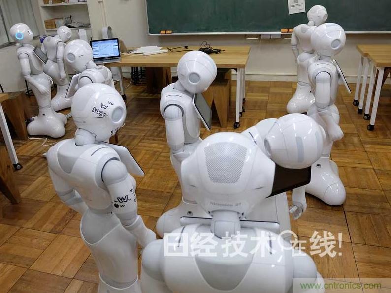 拆解筆記本不過癮，那就來拆拆日本情感機器人吧！