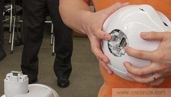 拆解筆記本不過癮，那就來拆拆日本情感機器人吧！