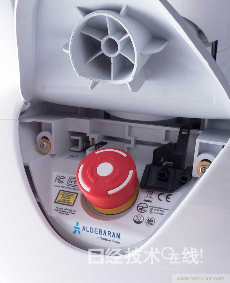 拆解筆記本不過癮，那就來拆拆日本情感機器人吧！