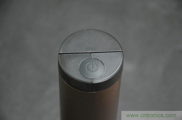 只有奶瓶大小的閃電去漬小神器 &mdash;&mdash;海爾咕咚手持式洗衣機(jī)