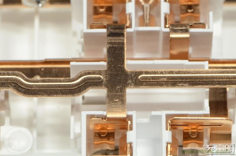 做工怒贊 神秘芯片！小米智能插線板拆解、評測