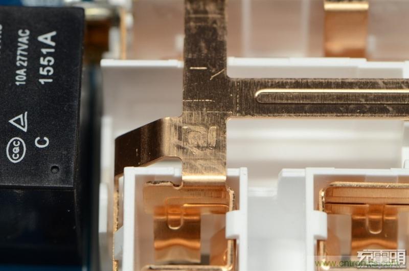 做工怒贊 神秘芯片！小米智能插線板拆解、評測