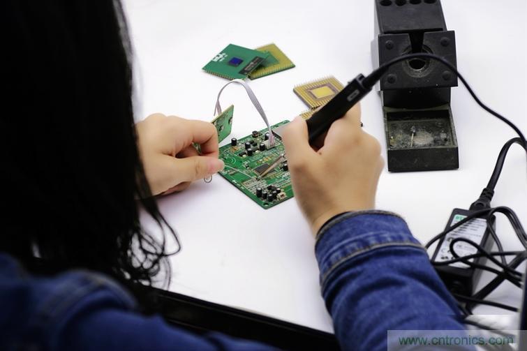 一款能喚起 70 后工程師朋友&ldquo;童年趣事&rdquo;的迷你電烙鐵！