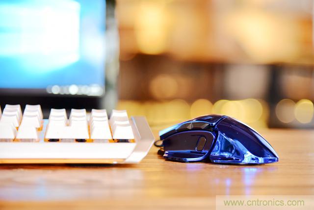 左手寫愛，右手寫他&mdash;&mdash;從此鍵盤鼠標不分家！