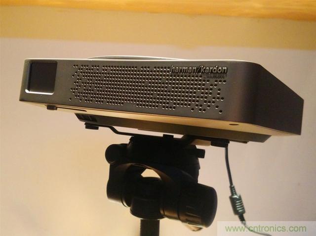 無屏電視時代已然來臨，客廳你做好準(zhǔn)備了嗎？