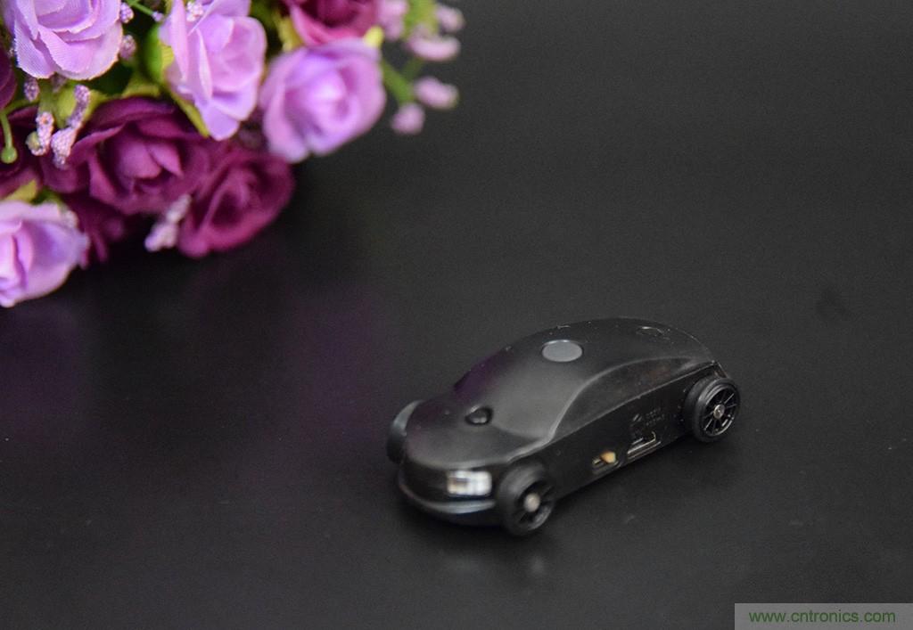 虛擬與現(xiàn)實相結(jié)合的飛車游戲，讓你體驗速度與激情的碰撞！