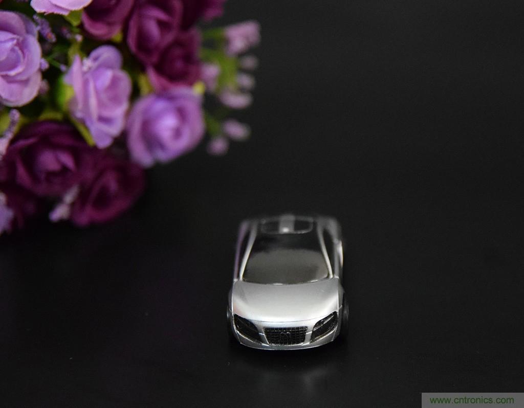 虛擬與現(xiàn)實相結(jié)合的飛車游戲，讓你體驗速度與激情的碰撞！