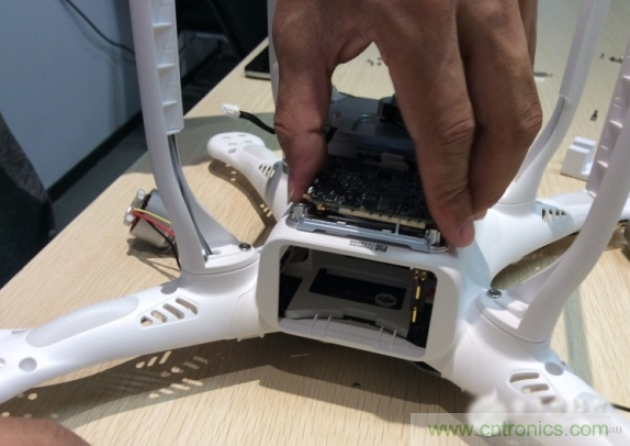 真飛機(jī)拆不著，那就來拆拆無人機(jī)&ldquo;鼻祖&rdquo;大疆吧！