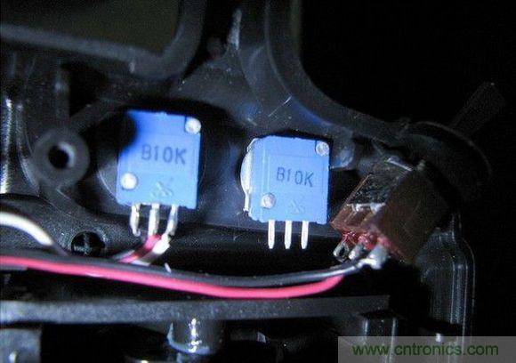 無人機 DIY 制作全過程，酷得不要不要的！