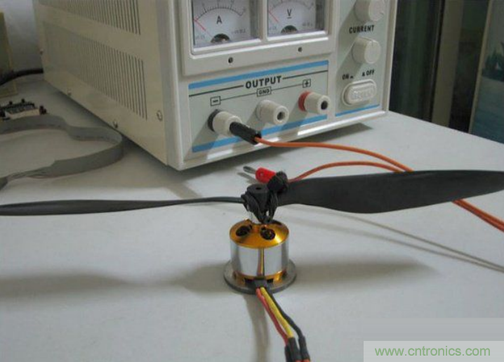 無人機 DIY 制作全過程，酷得不要不要的！