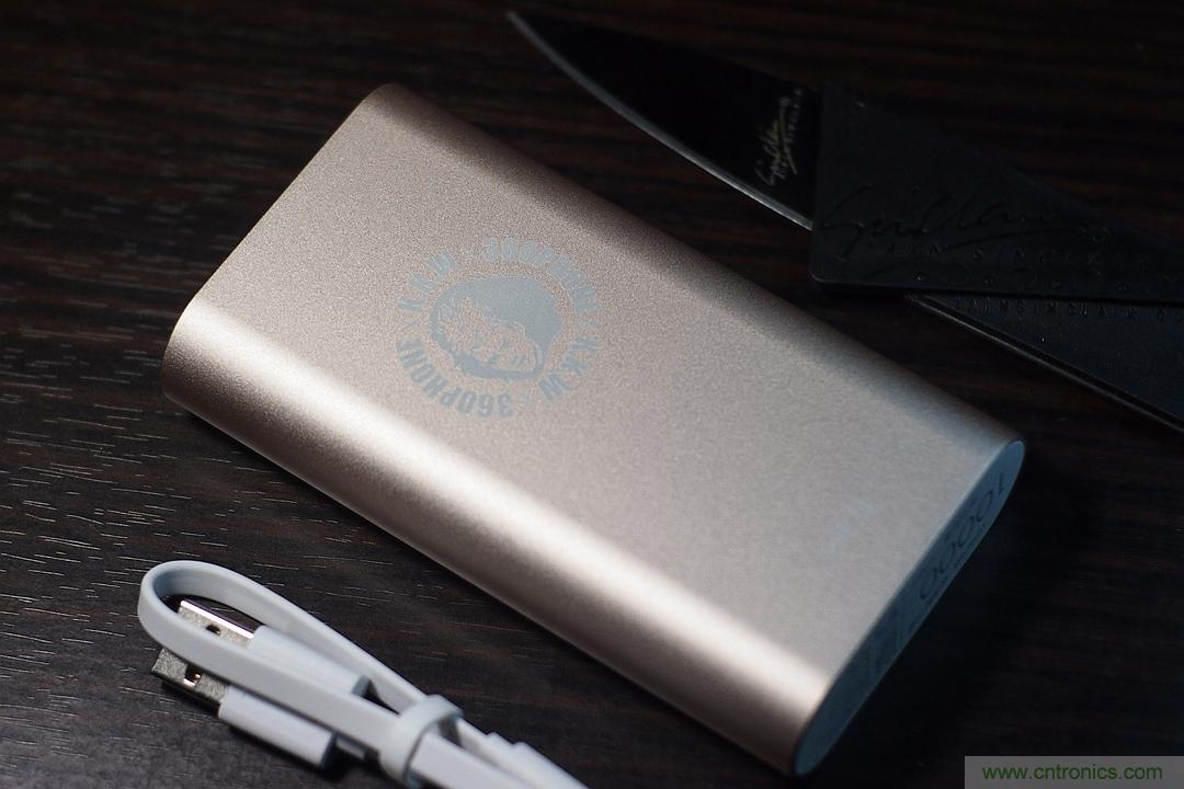 移動電源也玩雙引擎？快到你想象不到