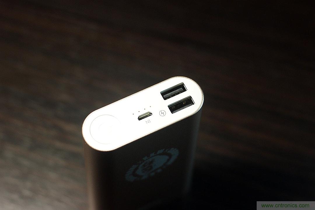 移動電源也玩雙引擎？快到你想象不到