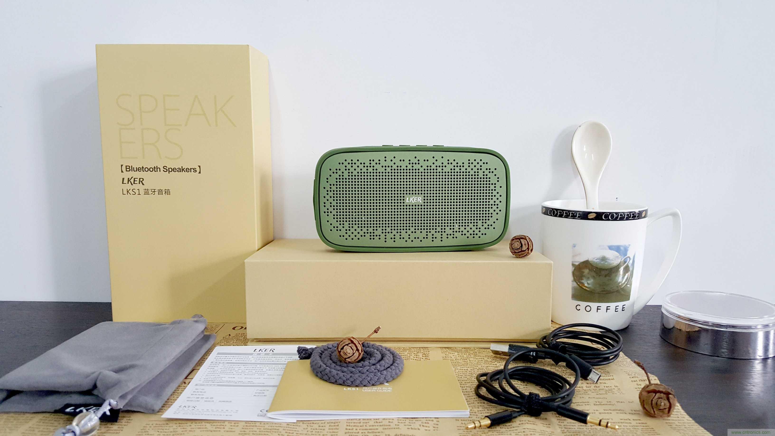 搞怪&ldquo;美人魚&rdquo;盡享靈克藍(lán)牙音箱的天籟之音！