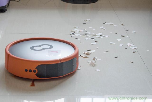 智能導(dǎo)航掃地機(jī)器人，以內(nèi)更靠譜！