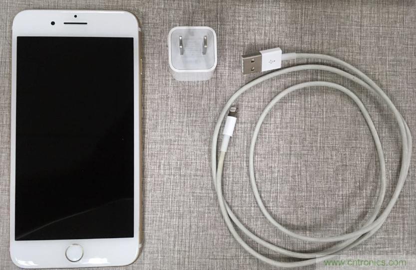 &ldquo;瘋7&rdquo;手機(jī)充電實(shí)測(cè)：為何沿用傳統(tǒng)充電模式？