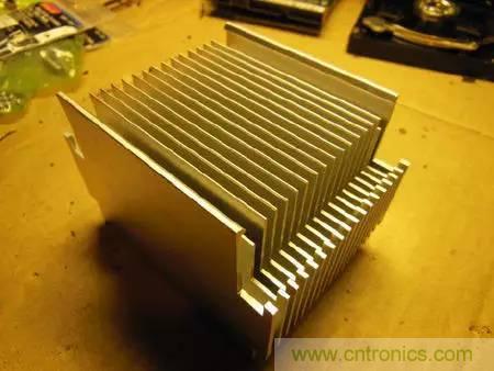 廢舊收音機(jī)如何變身成酷炫機(jī)器人？