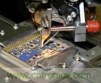 集成電路芯片電極如何引出來？