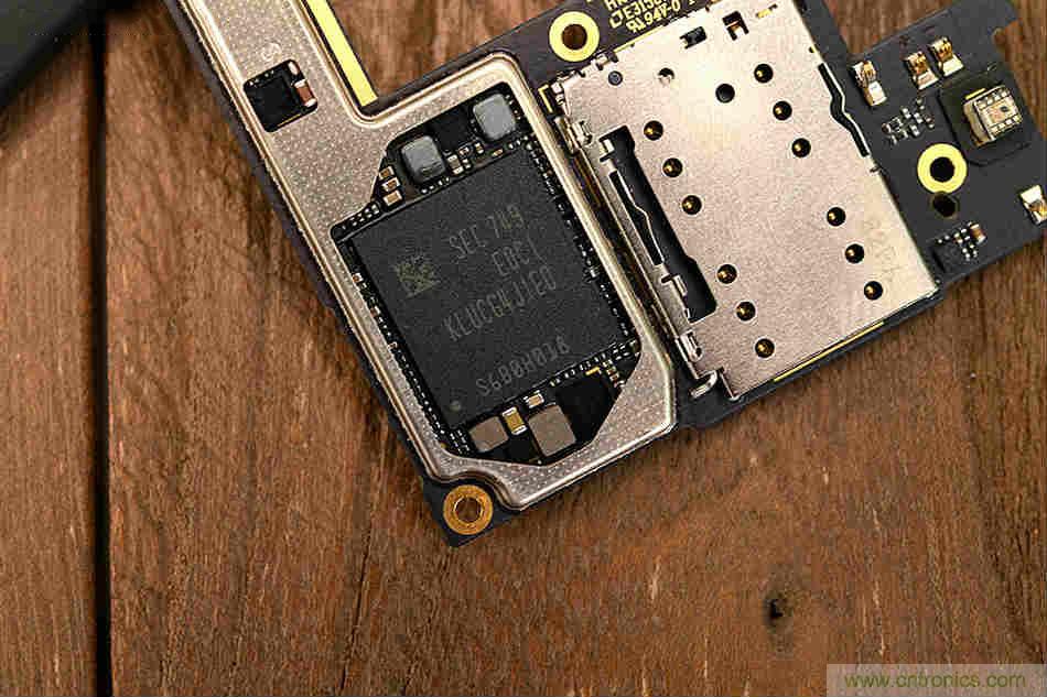 拆解魅族15 Plus：玩轉(zhuǎn)了新概念，但其工藝究竟如何？