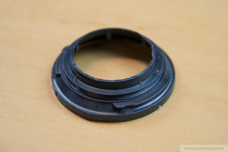 拆解戴森吹風(fēng)機(jī)：近三千元的價(jià)格貴在哪？