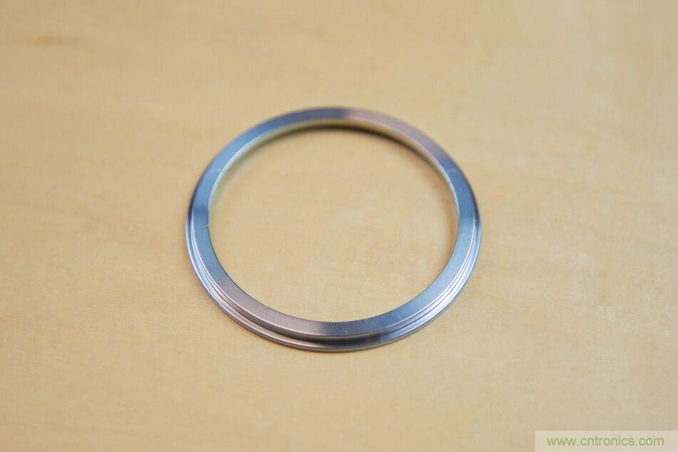 拆解戴森吹風(fēng)機(jī)：近三千元的價(jià)格貴在哪？