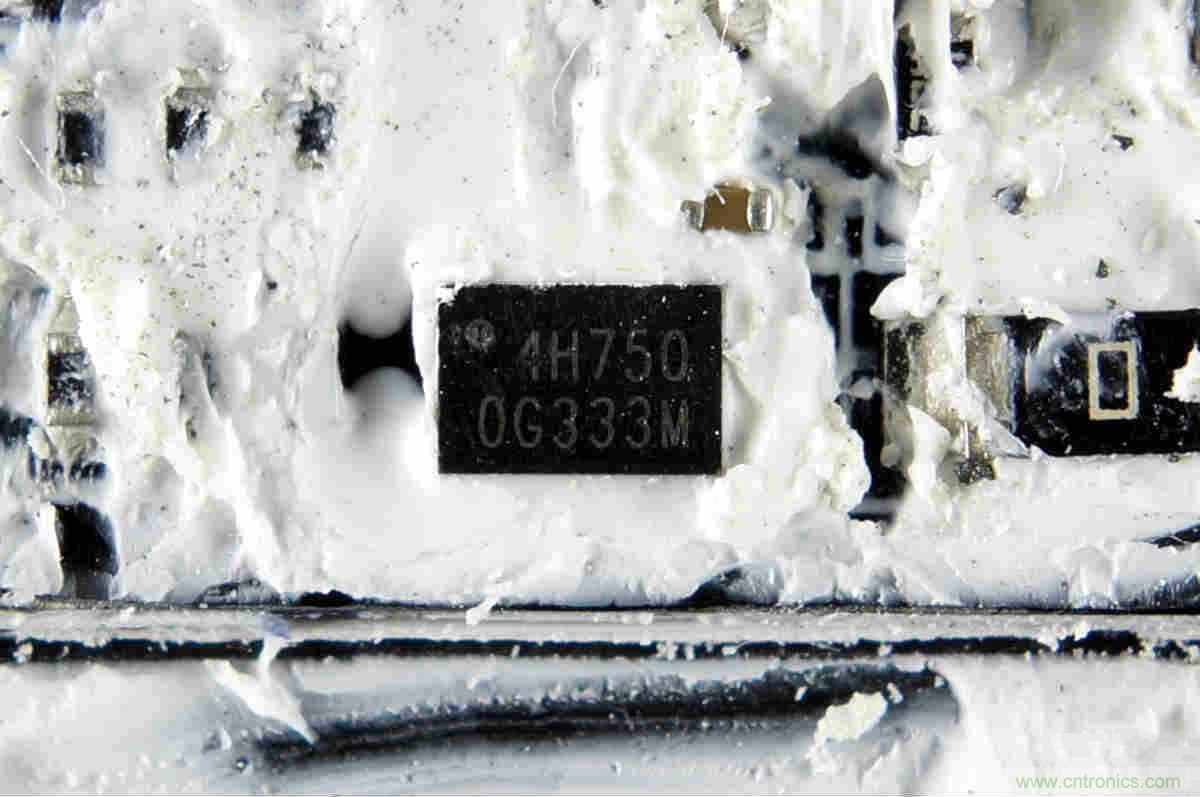 拆解對(duì)比：系出同門，小米、紫米無(wú)線充電器的差別有多大？