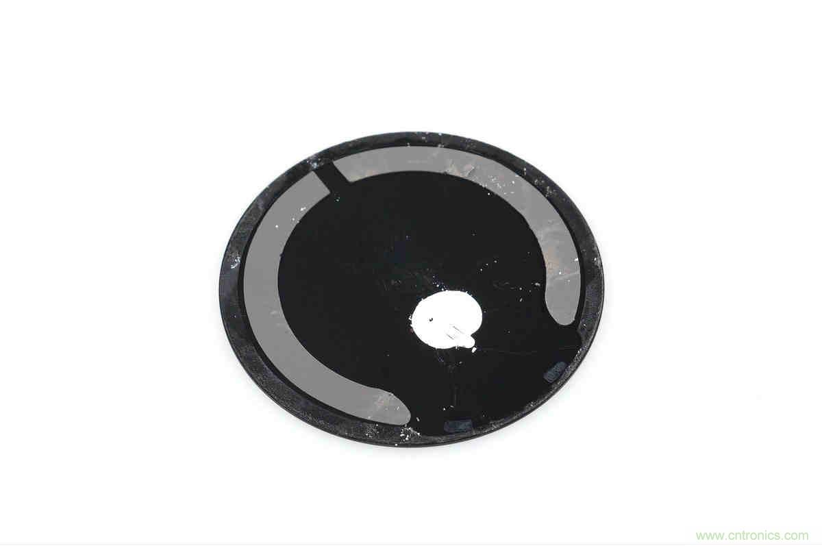 拆解對(duì)比：系出同門，小米、紫米無(wú)線充電器的差別有多大？