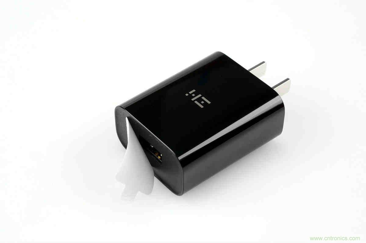 拆解對(duì)比：系出同門，小米、紫米無(wú)線充電器的差別有多大？