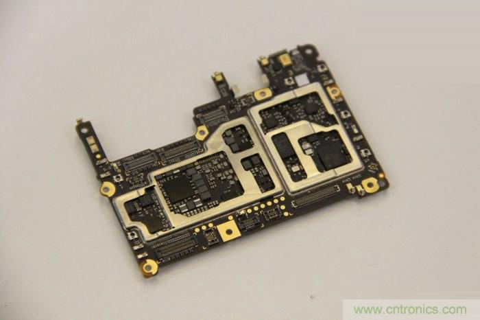 堅(jiān)果R1拆解：內(nèi)部設(shè)計(jì)究竟如何？