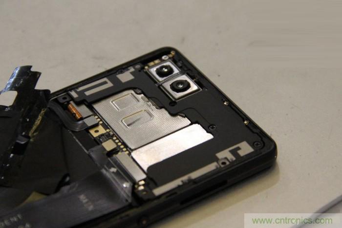 堅(jiān)果R1拆解：內(nèi)部設(shè)計(jì)究竟如何？