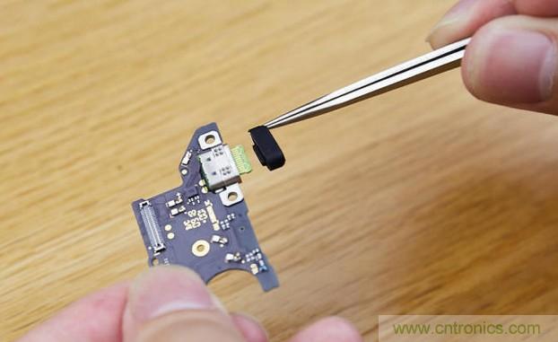 拆解黑鯊手機(jī)：多級(jí)直觸一體式液冷系統(tǒng)有什么門(mén)道？