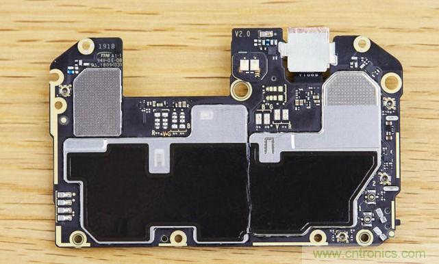 拆解黑鯊手機(jī)：多級(jí)直觸一體式液冷系統(tǒng)有什么門(mén)道？