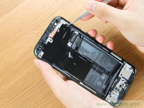 拆解黑鯊手機(jī)：多級(jí)直觸一體式液冷系統(tǒng)有什么門(mén)道？