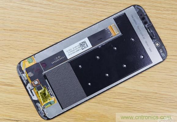 拆解黑鯊手機(jī)：多級(jí)直觸一體式液冷系統(tǒng)有什么門(mén)道？