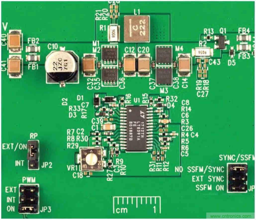 一顆芯驅(qū)動整個車前燈組，這個控制器是怎么做到滴？
