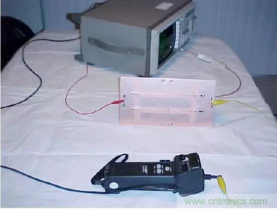 PCB割地對系統(tǒng)ESD是否有影響？