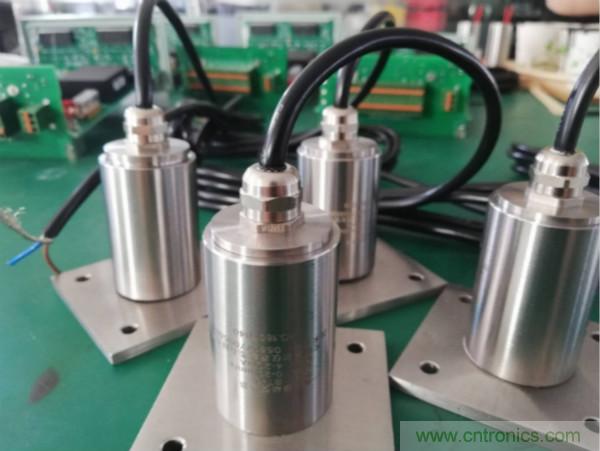 振動傳感器的機電變換原理？主要的分類有哪些？